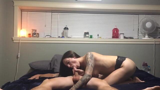Hot tattooed couple has quick fuck she cums he cums