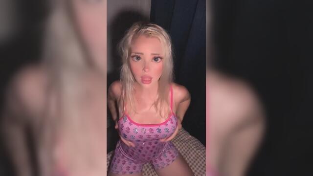 A young insta blogger takes a dick in her mouth after a pussy. iPhone recording